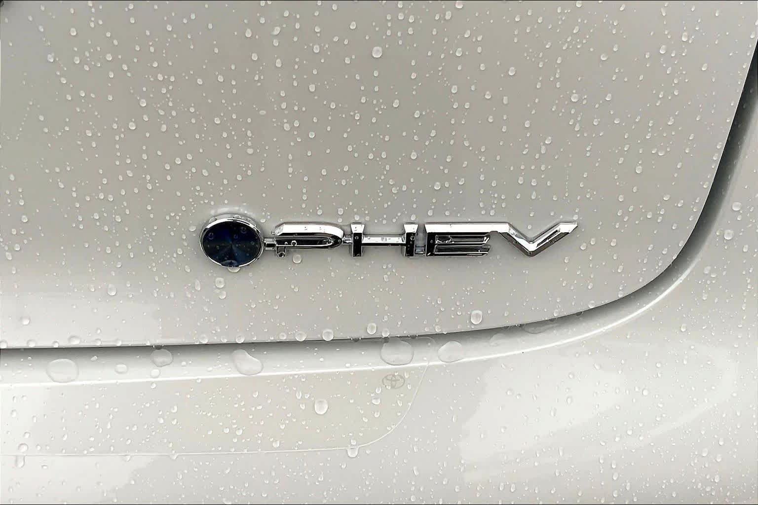 New 2026 Toyota Prius Plug-In Hybrid FWD image 15
