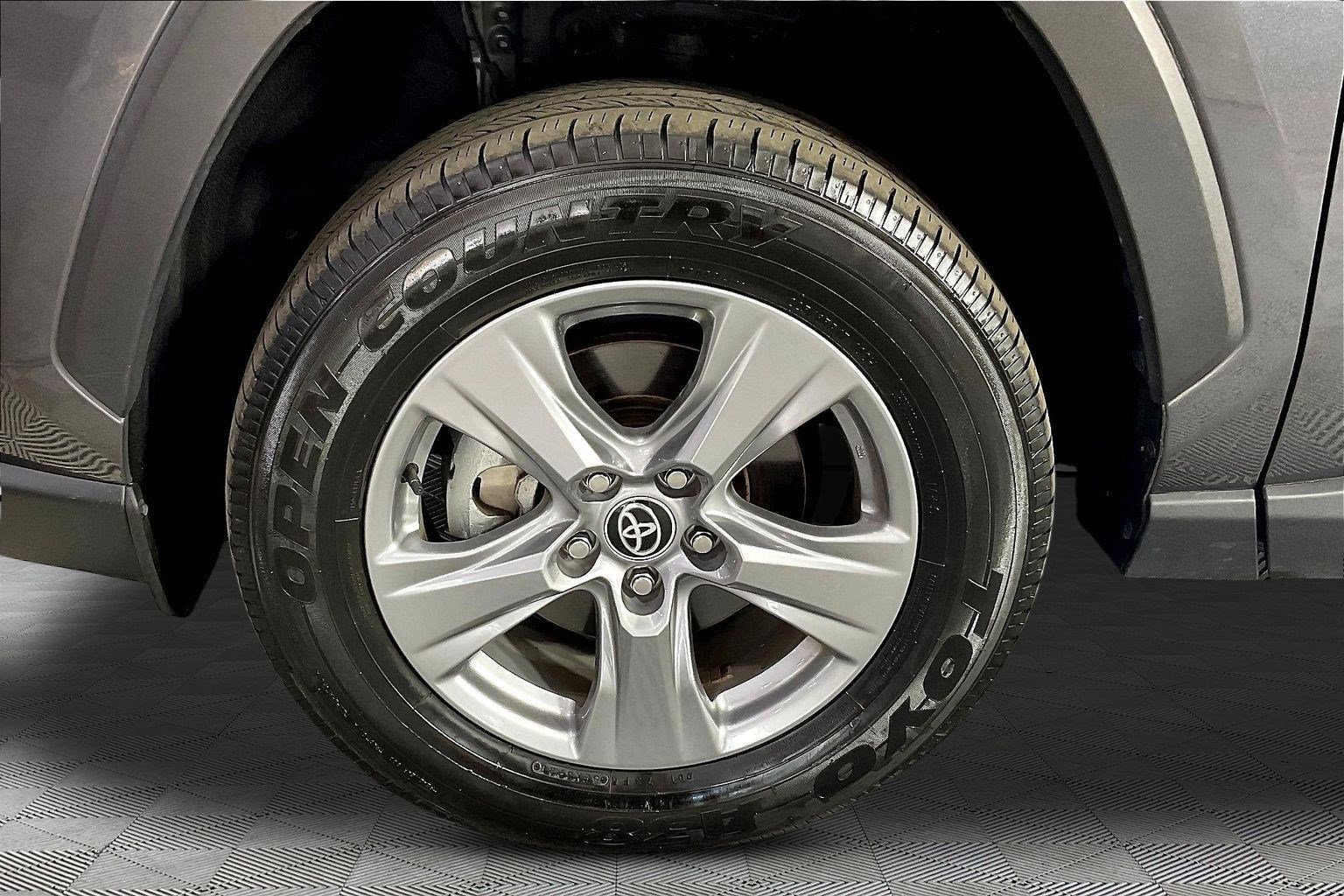 Used 2022 Toyota RAV4 XLE w/ Convenience Package image 34