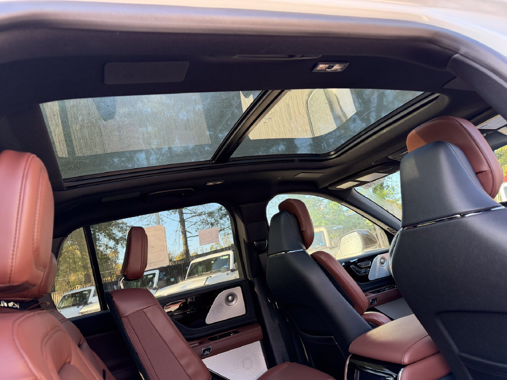 New 2027 Lincoln Aviator Reserve AWD/4WD image 7