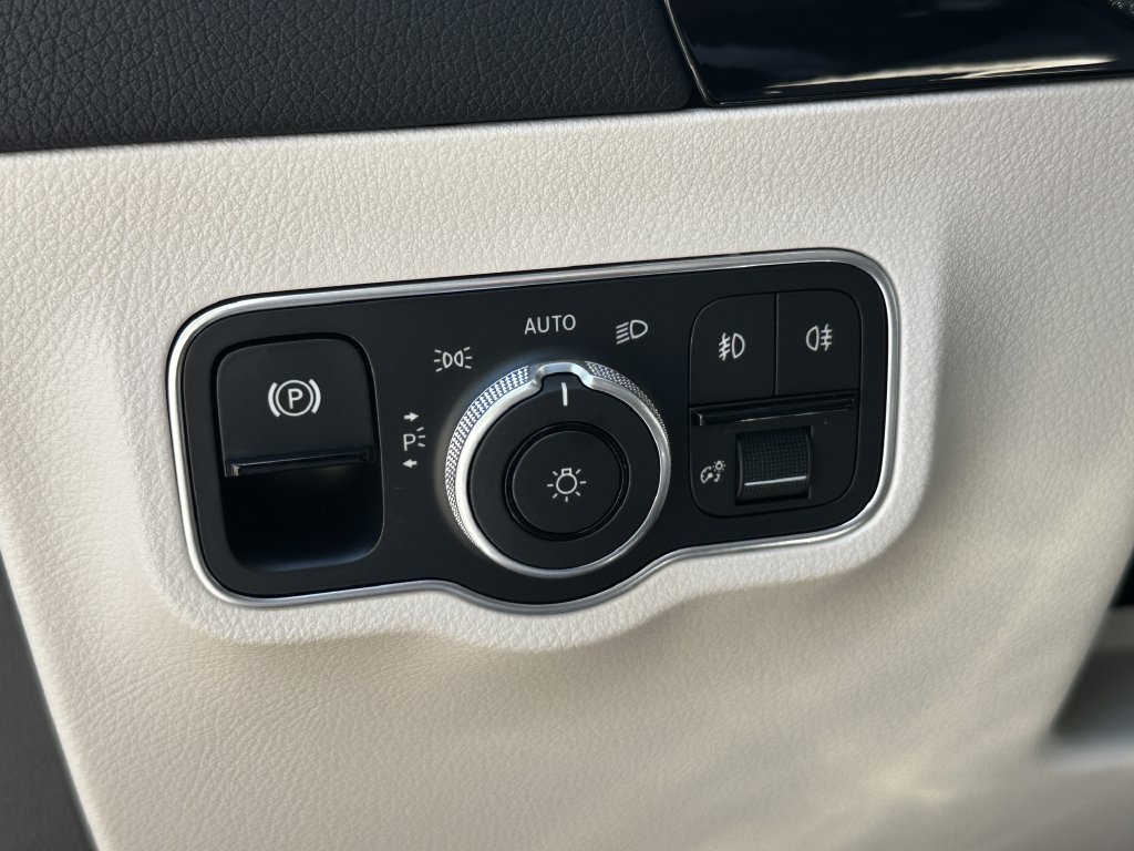 Certified 2025 Mercedes-Benz GLA 250 4MATIC image 34