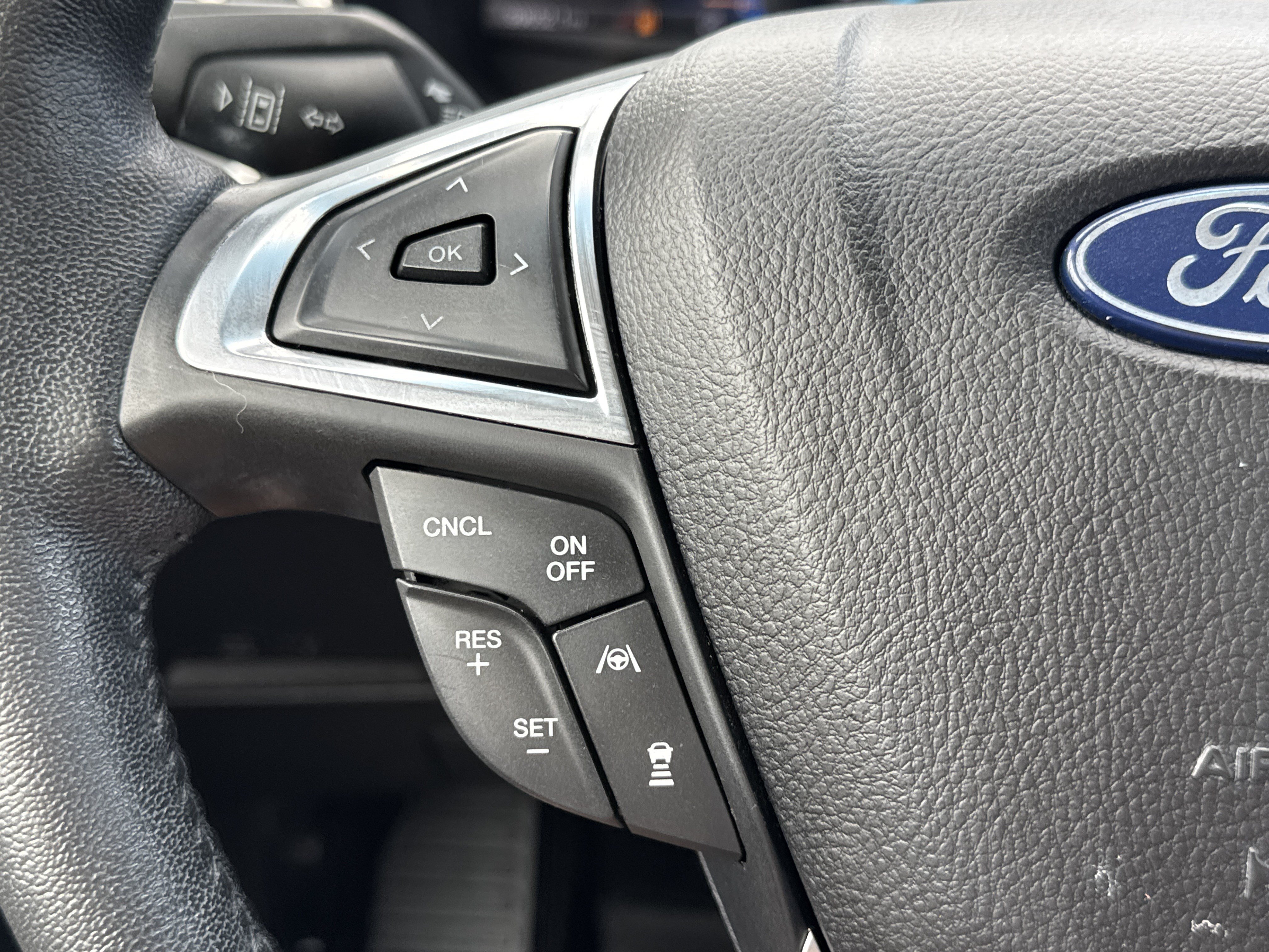 Used 2020 Ford Edge SEL FWD image 16
