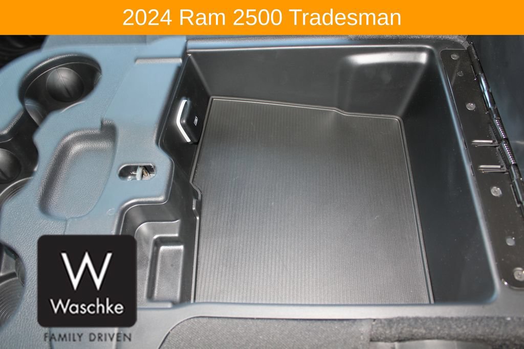 Used 2024 RAM 2500 Tradesman w/ Chrome Appearance Group AWD/4WD image 32