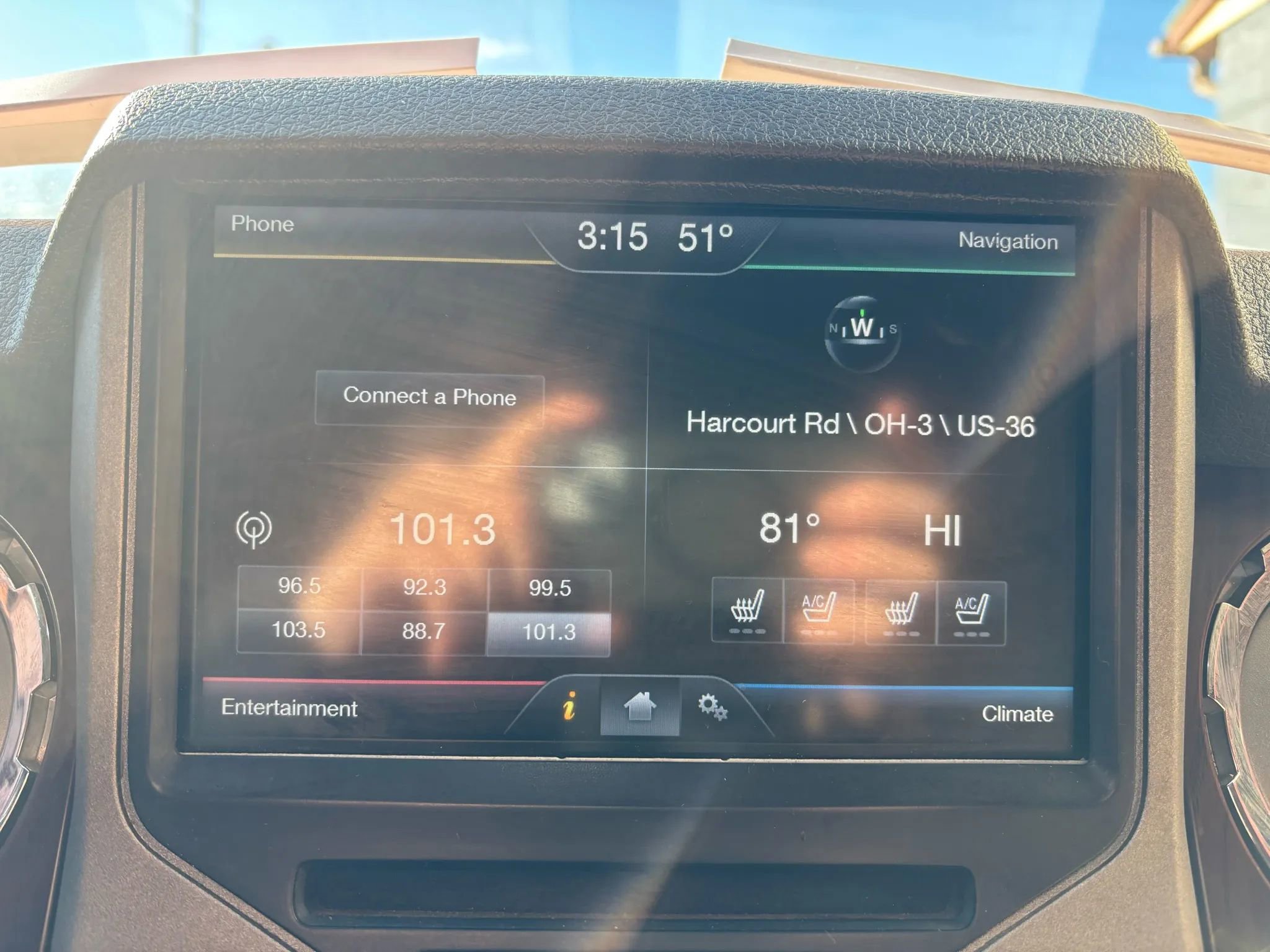 Used 2014 Ford F250 Lariat w/ Lariat Chrome Package image 22