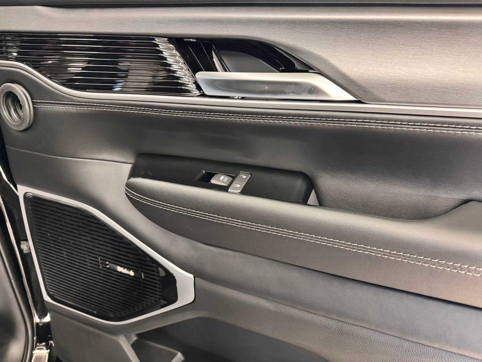 New 2026 Jeep Grand Wagoneer L Limited image 33