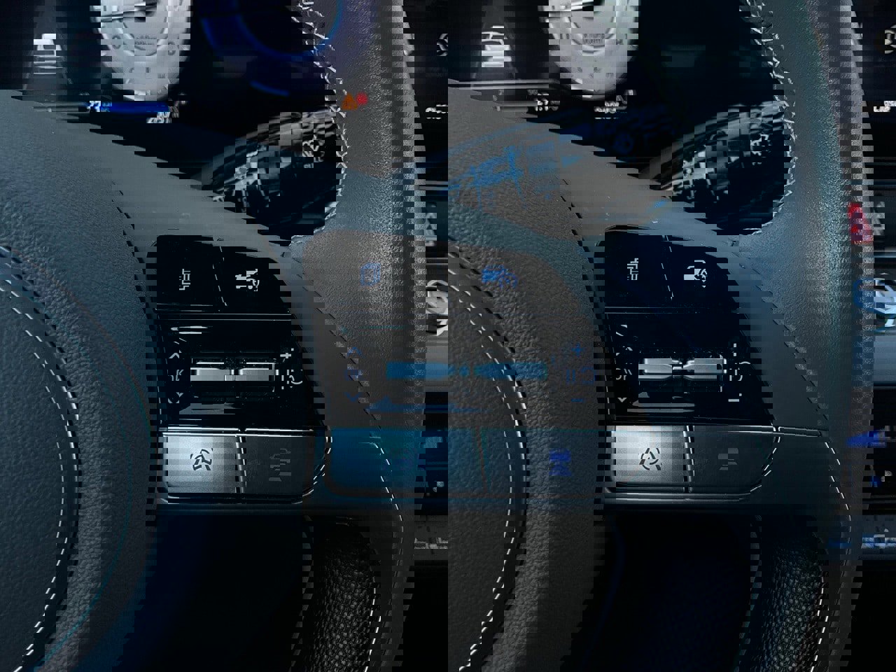 Used 2025 Hyundai Elantra SEL image 37