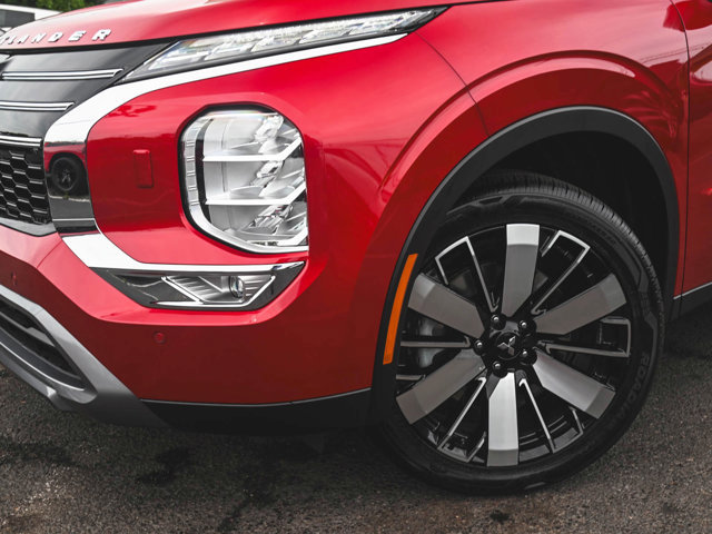 New 2025 Mitsubishi Outlander SE image 35