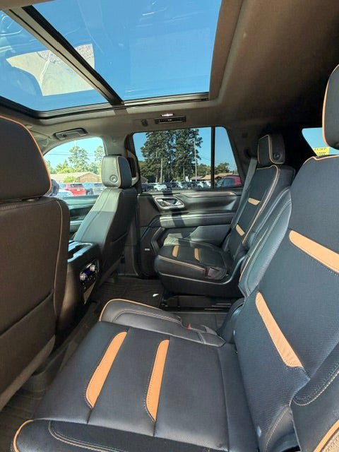 Used 2024 GMC Yukon AT4 w/ Technology Package AWD/4WD image 17