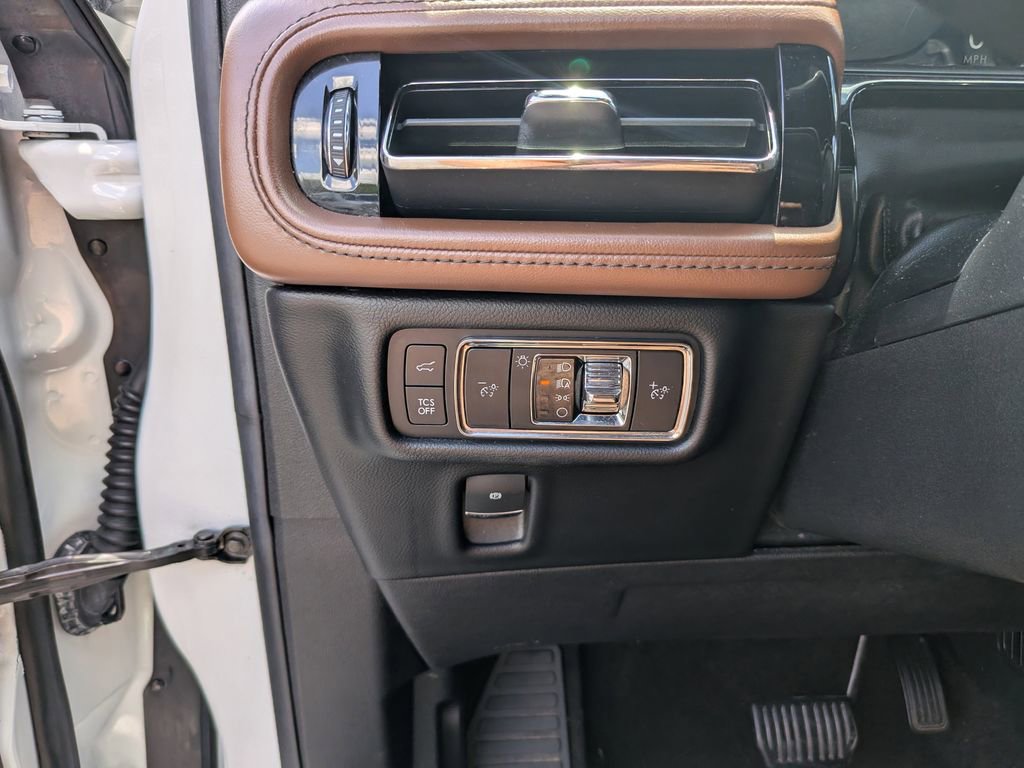 Used 2021 Lincoln Nautilus Reserve w/ Equipment Group 201A AWD/4WD image 28