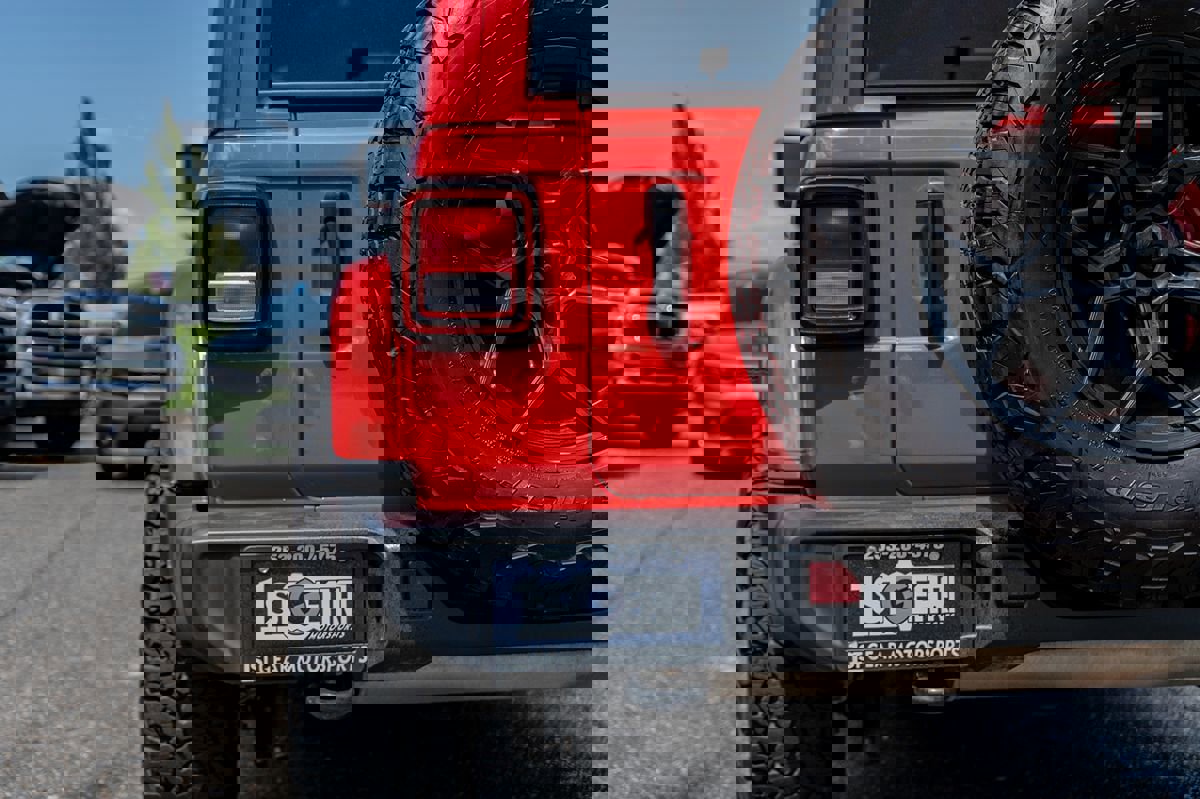 Used 2021 Jeep Wrangler Unlimited Sahara w/ Uconnect 4C Nav & Sound Group image 7