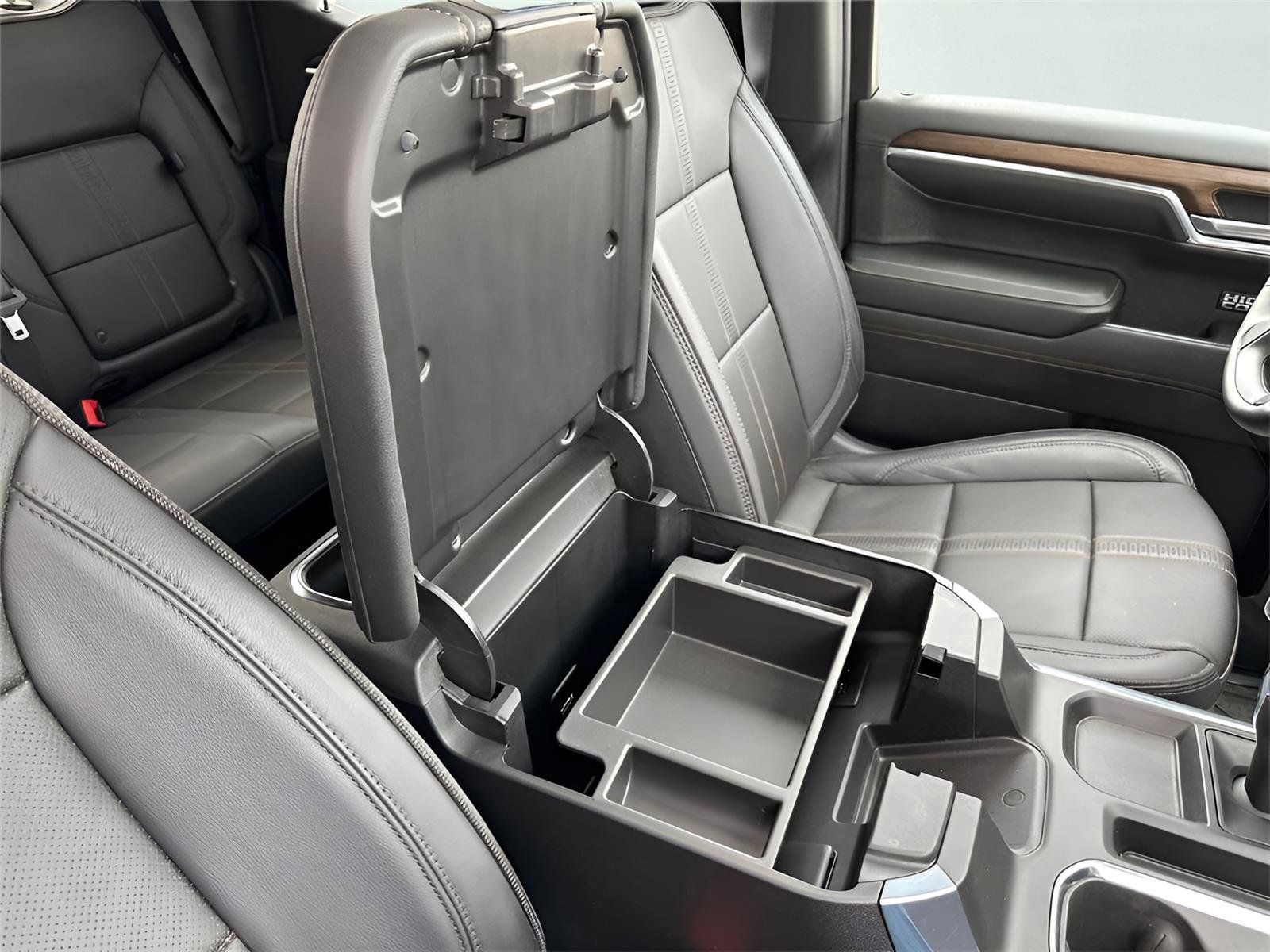 Used 2024 Chevrolet Silverado 1500 High Country w/ High Country Premium Package image 36