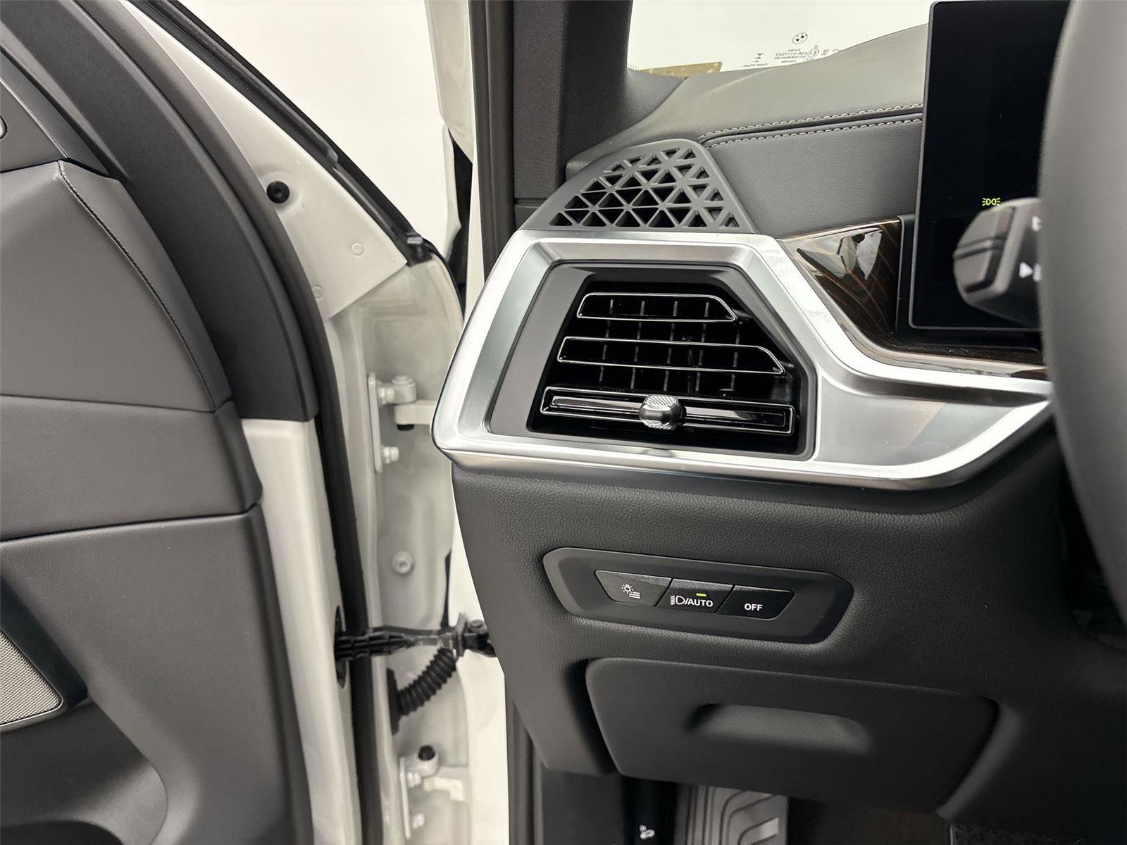 New 2026 BMW X5 xDrive40i image 31