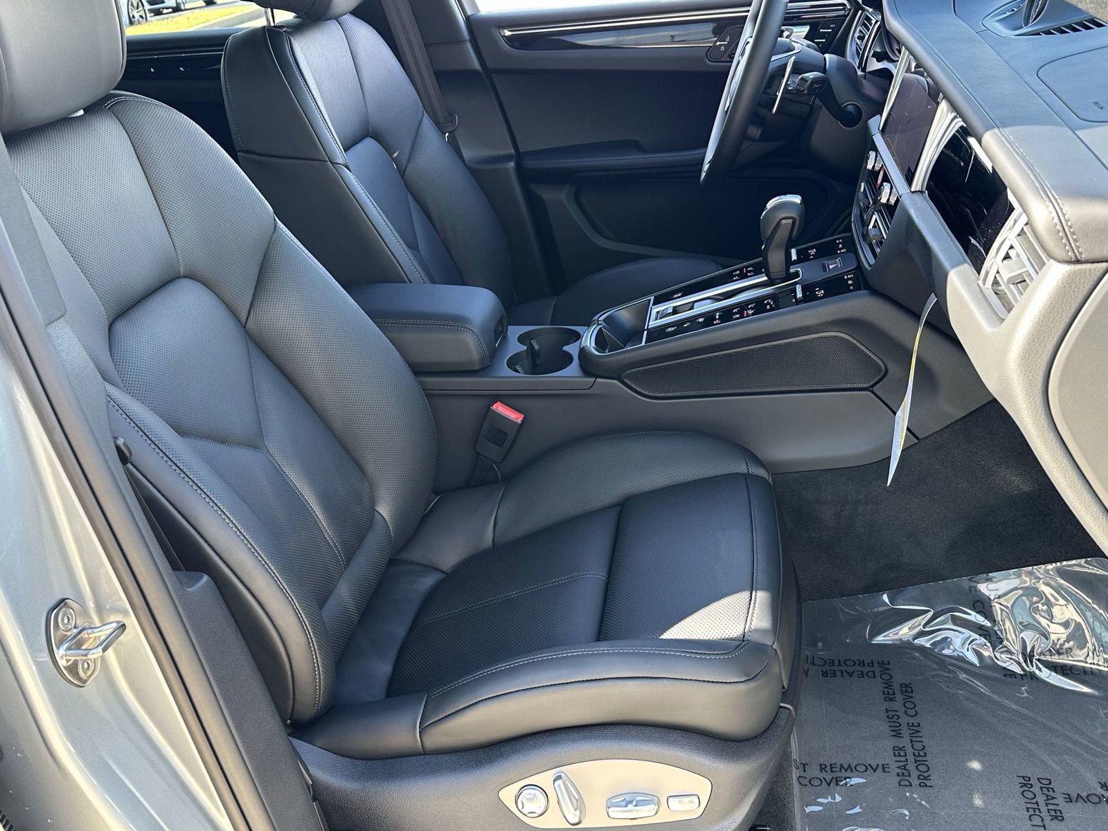 New 2026 Porsche Macan image 20