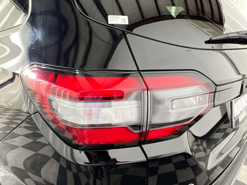 Used 2025 Honda Pilot Elite image 16