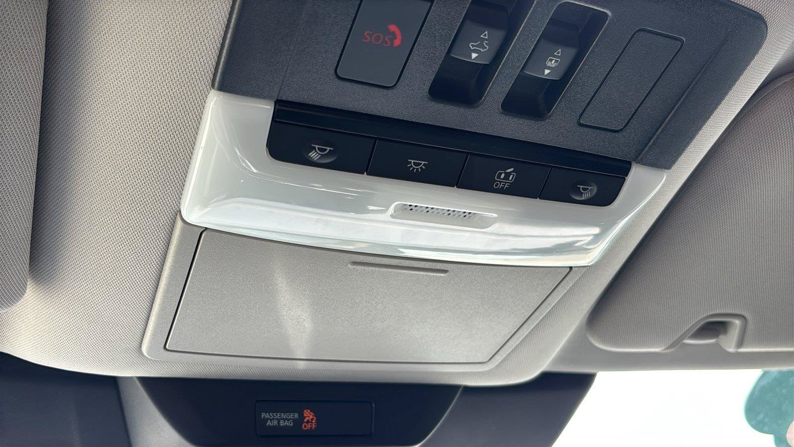 Used 2025 Nissan Pathfinder SL w/ SL Premium Package FWD image 40
