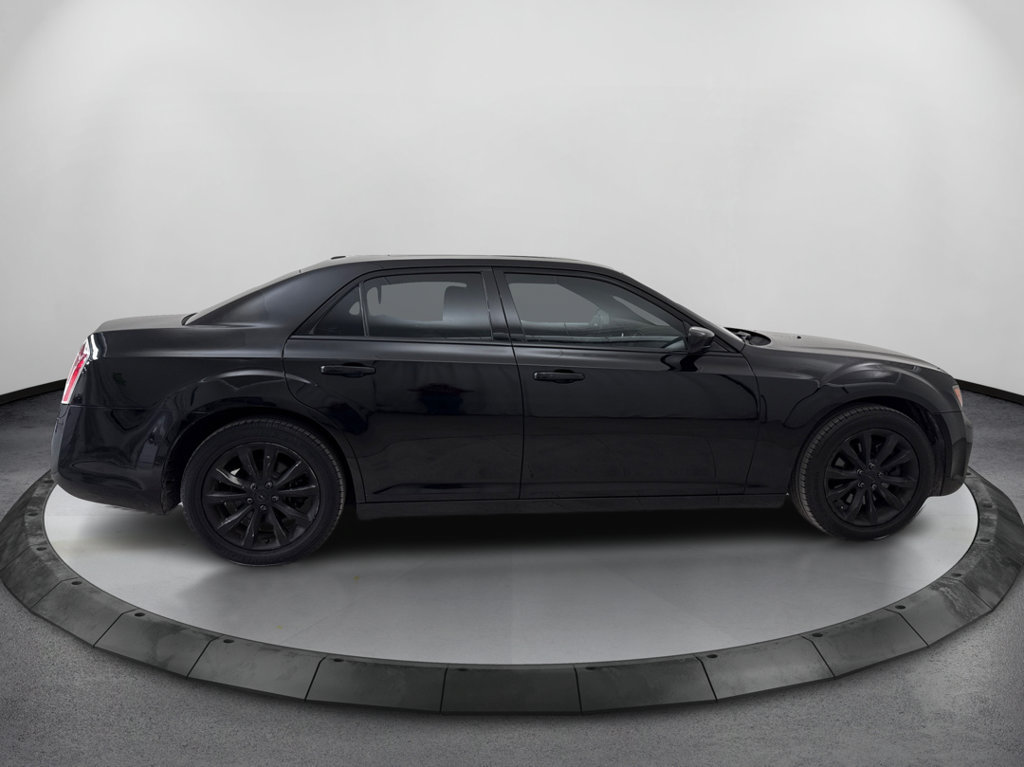 Used 2014 Chrysler 300 S AWD/4WD image 4