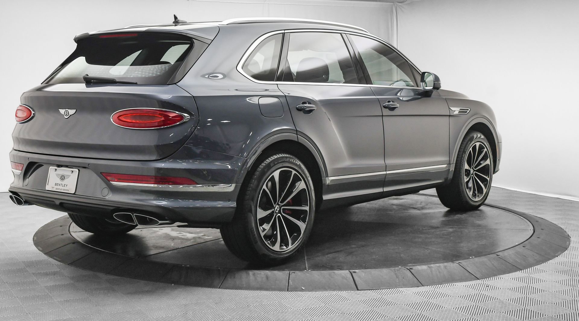 New 2025 Bentley Bentayga image 13