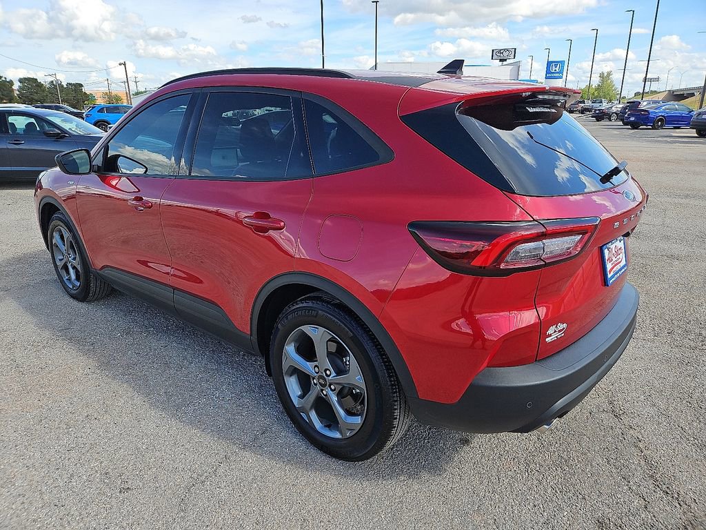 Used 2025 Ford Escape ST-Line w/ Tech Pack #1 image 4