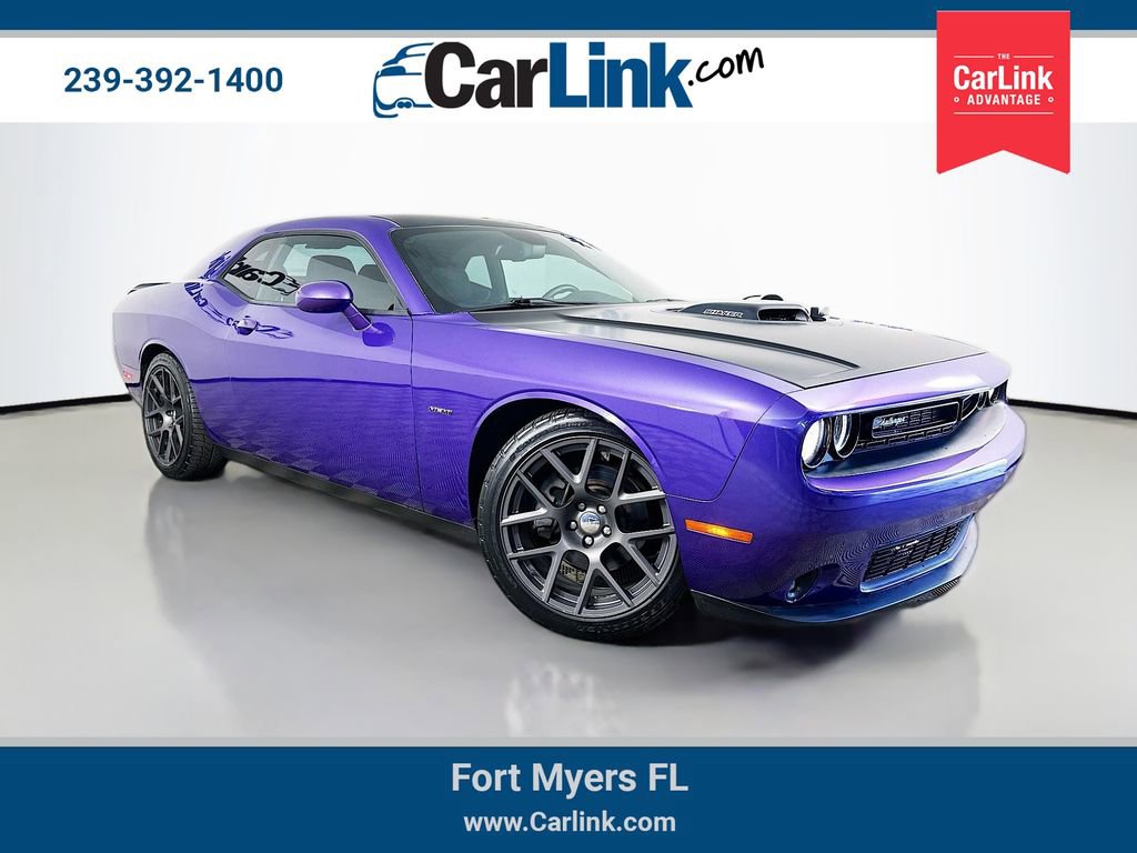 Used 2016 Dodge Challenger R/T RWD image 1