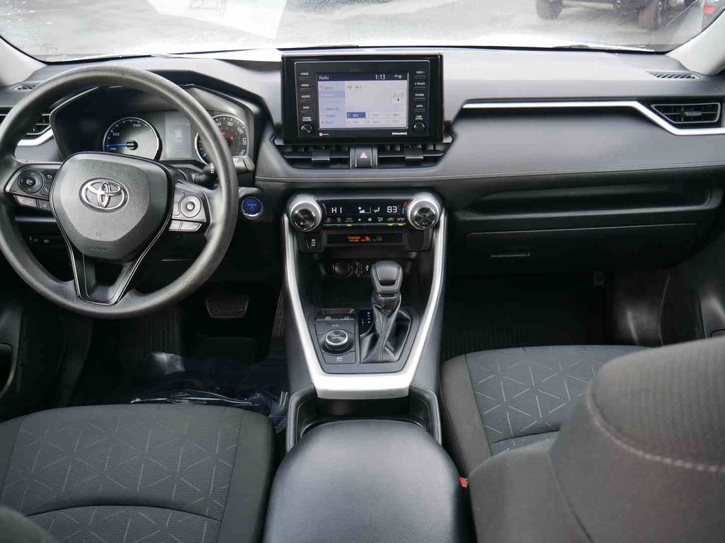 Used 2021 Toyota RAV4 XLE image 5