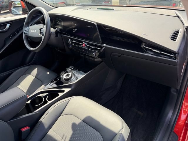 Used 2023 Kia Niro EX FWD image 16