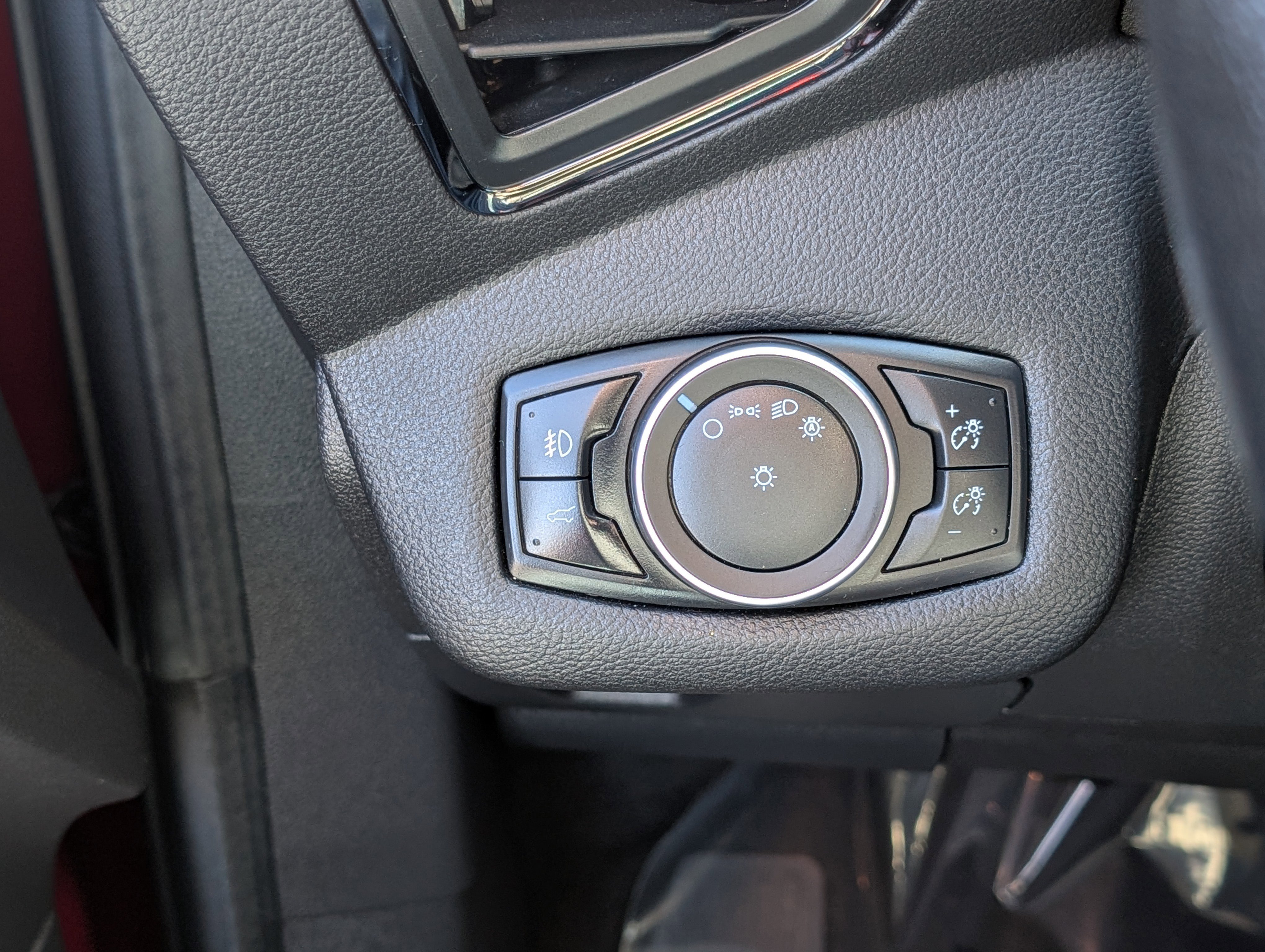 Certified 2018 Ford Escape SEL image 20