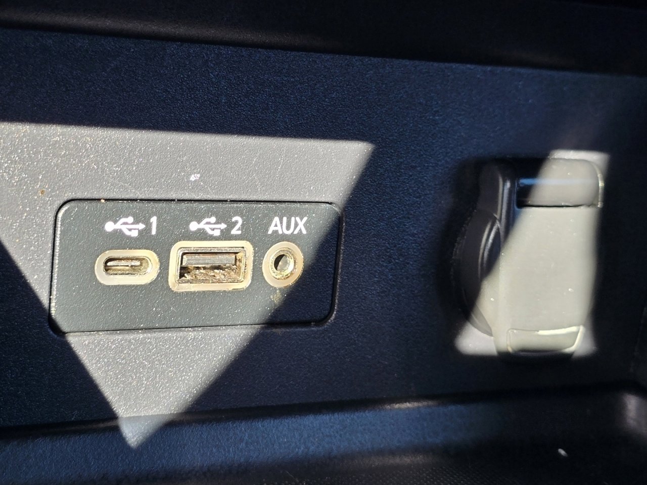 Used 2020 Nissan Sentra SV image 23