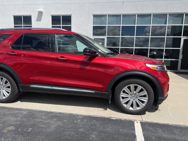 Used 2024 Ford Explorer Limited w/ Equipment Group 301A AWD/4WD image 7