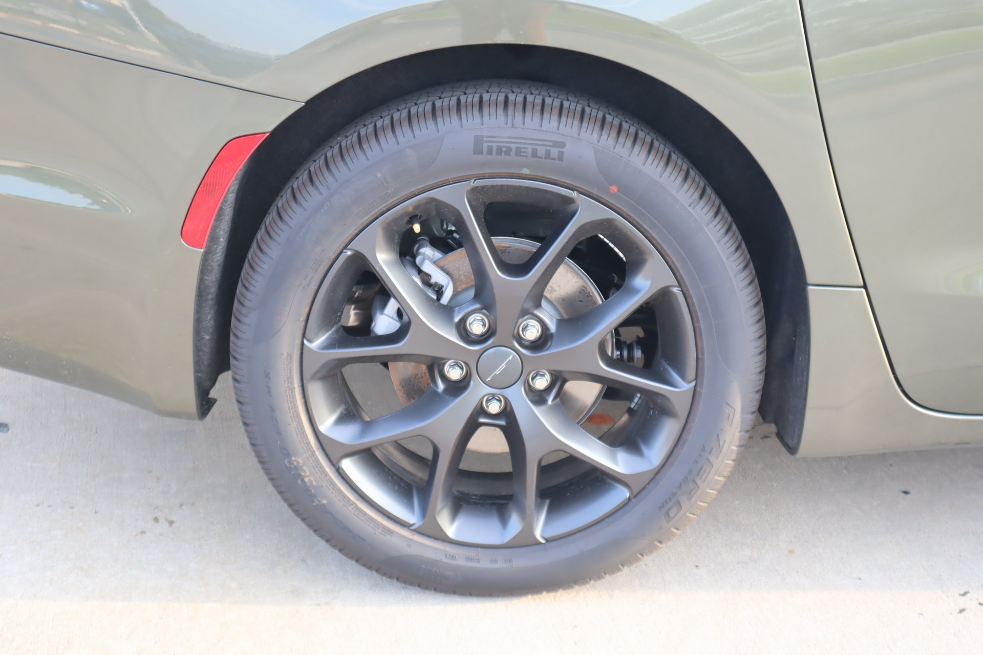 New 2027 Chrysler Pacifica Limited FWD image 20