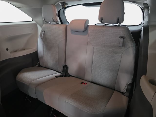 Certified 2023 Toyota Sienna LE FWD image 32