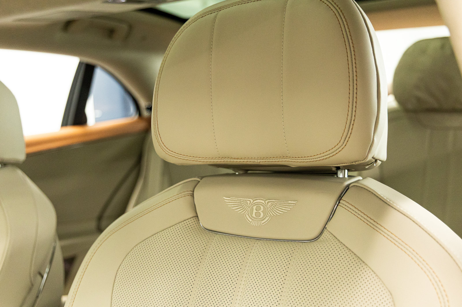 Certified 2026 Bentley Flying Spur V8 AWD/4WD image 37