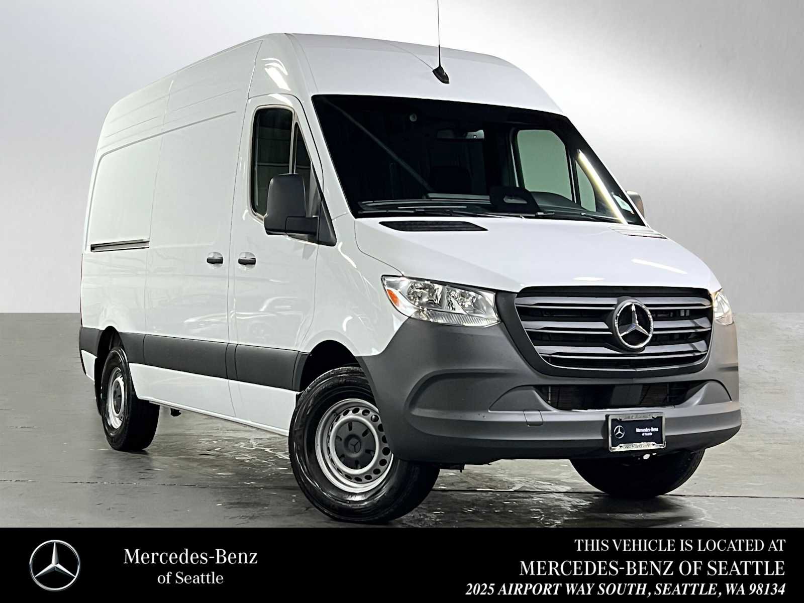 Used 2025 Mercedes-Benz Sprinter 2500 image 1