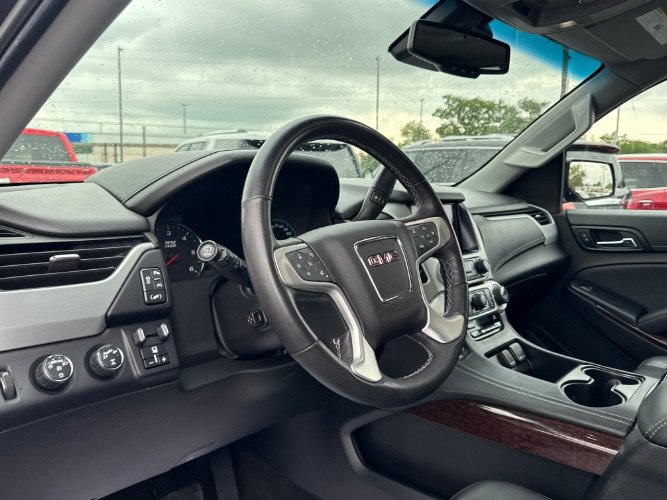 Used 2017 GMC Yukon SLT w/ Premium Edition AWD/4WD image 18