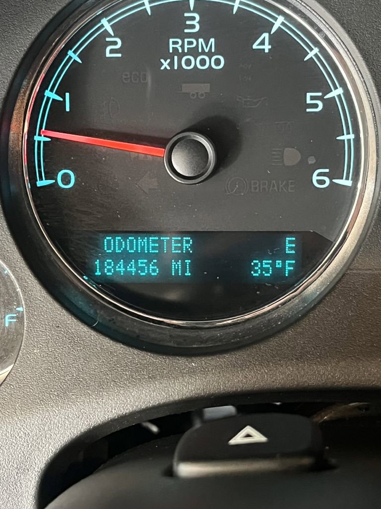 Used 2011 Chevrolet Suburban LT image 9