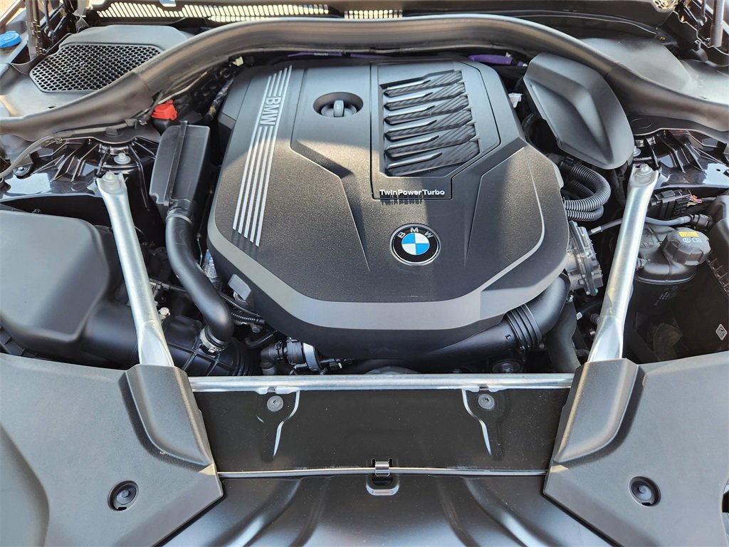 Used 2022 BMW 540i xDrive w/ Premium Package image 32