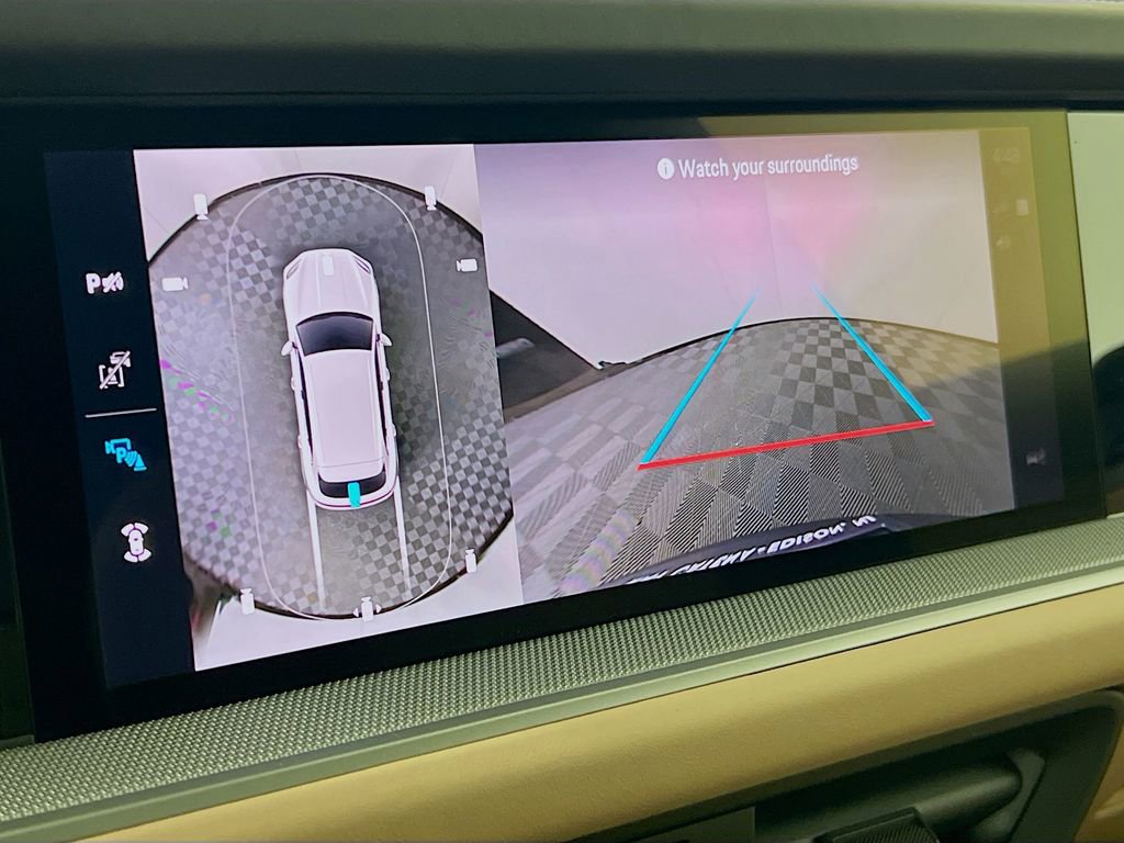 New 2026 Porsche Cayenne image 17