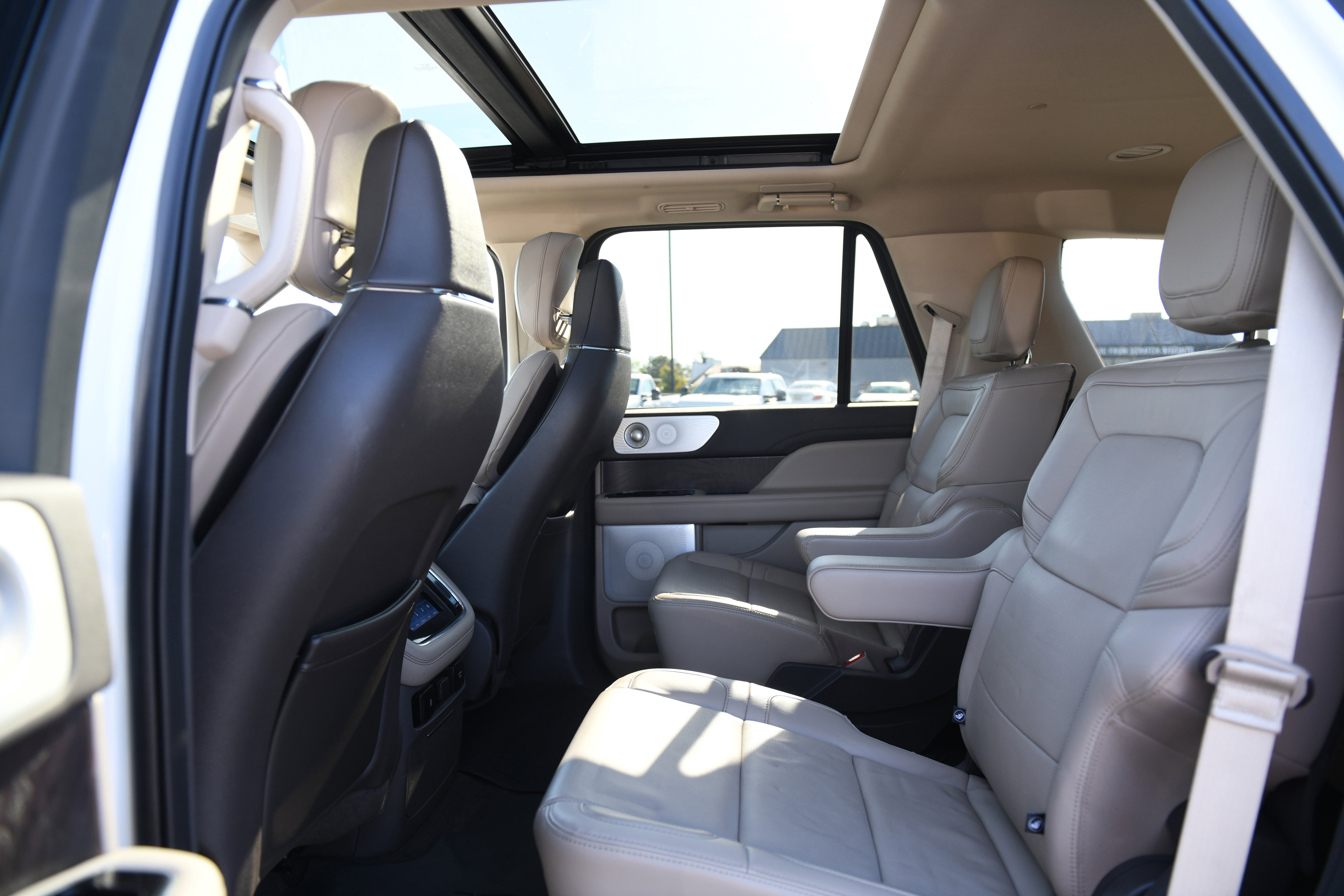 Used 2022 Lincoln Navigator Reserve AWD/4WD image 12