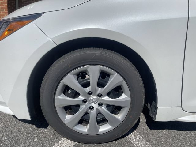 Used 2025 Toyota Corolla LE FWD image 10