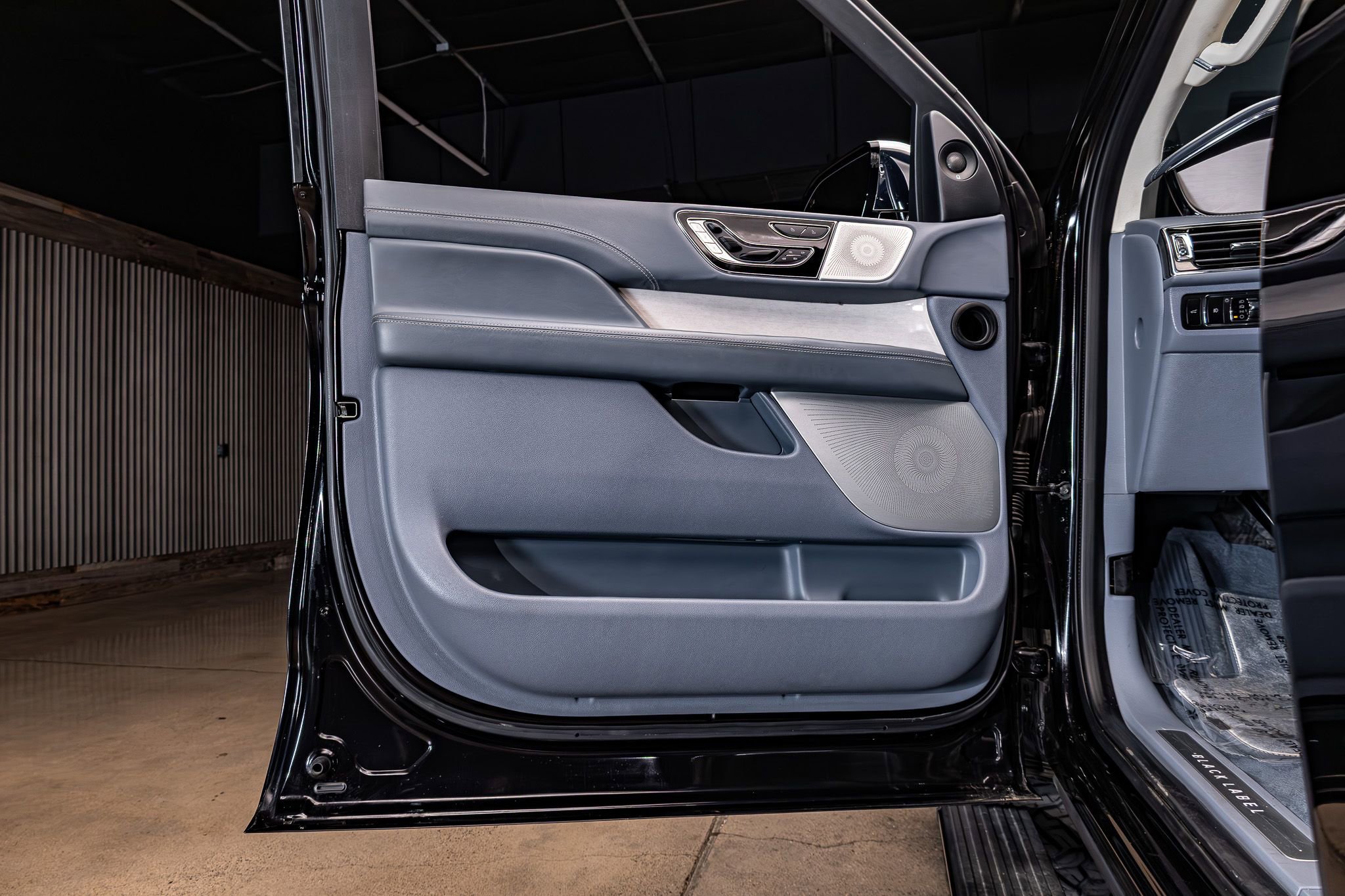 Used 2024 Lincoln Navigator Black Label image 30