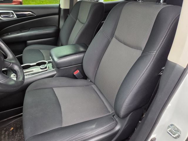 Used 2018 Nissan Pathfinder SV AWD/4WD image 14