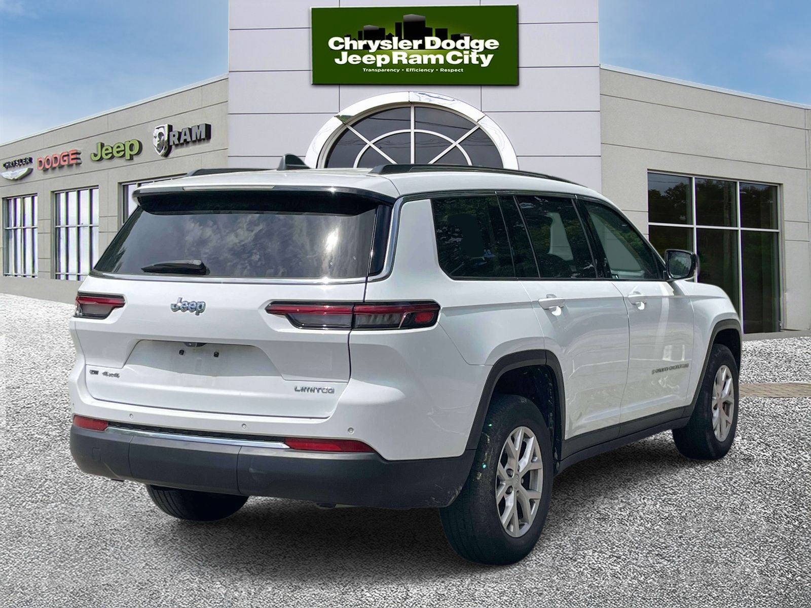 Used 2022 Jeep Grand Cherokee L Limited AWD/4WD image 6