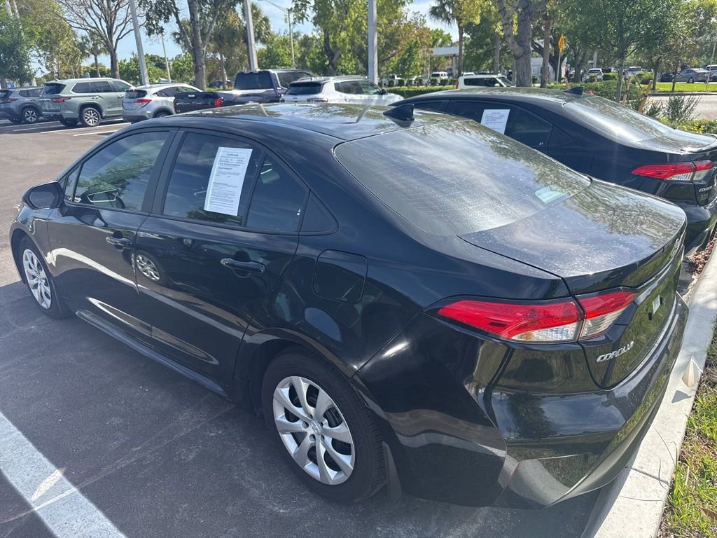 Used 2025 Toyota Corolla LE FWD image 9