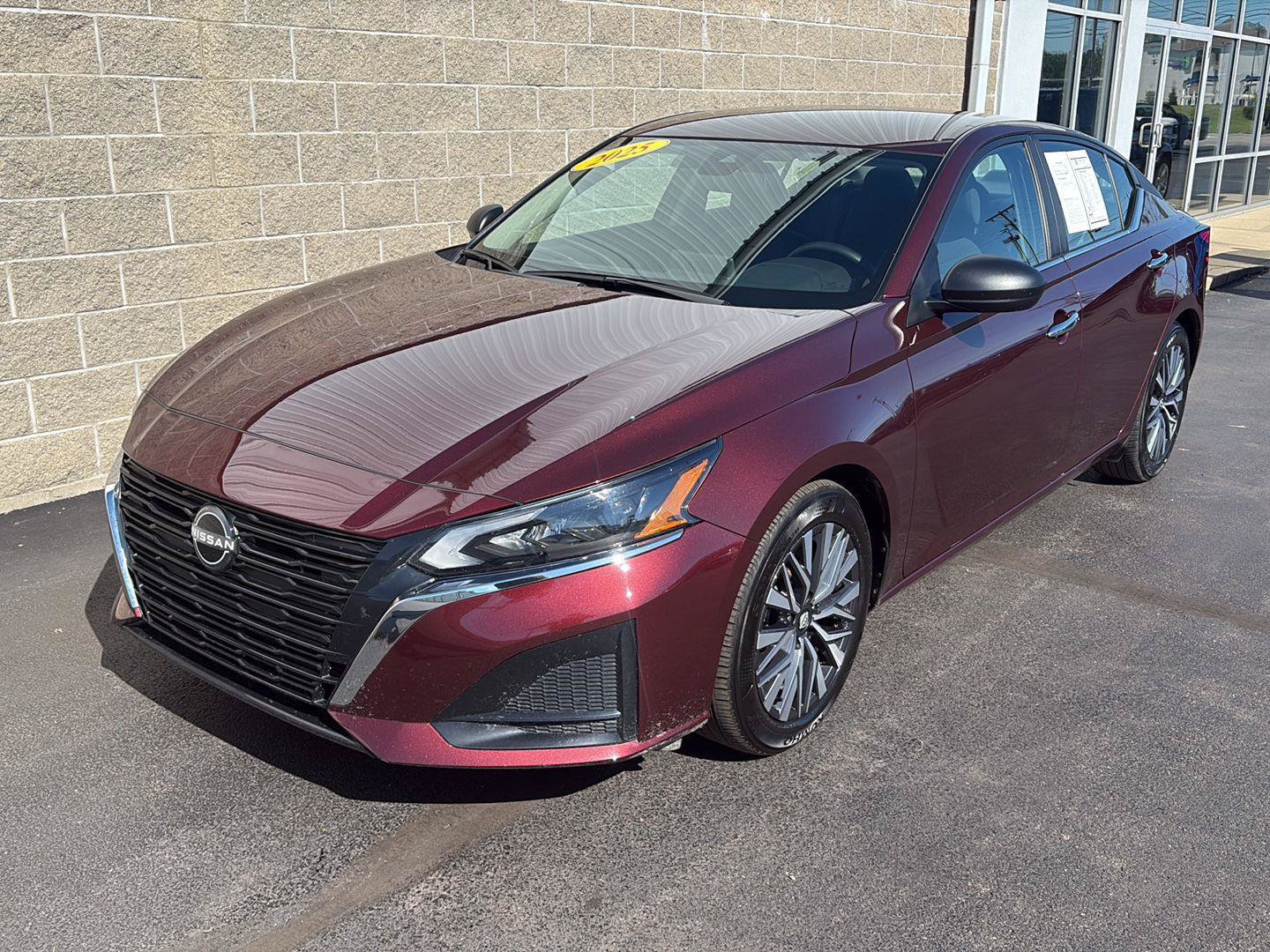 Used 2025 Nissan Altima 2.5 SV FWD image 37