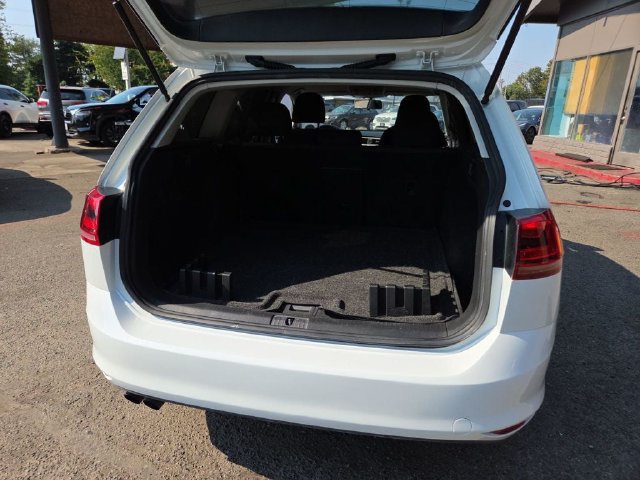 Used 2016 Volkswagen Golf S FWD image 11