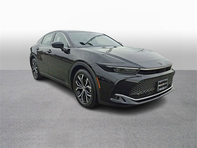 Used 2024 Toyota Crown XLE image 3