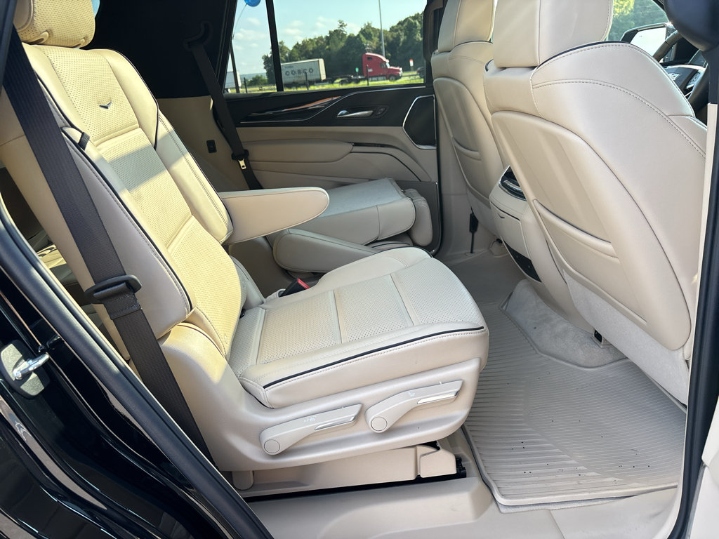 Used 2024 Cadillac Escalade Premium Luxury w/ Performance Package AWD/4WD image 26