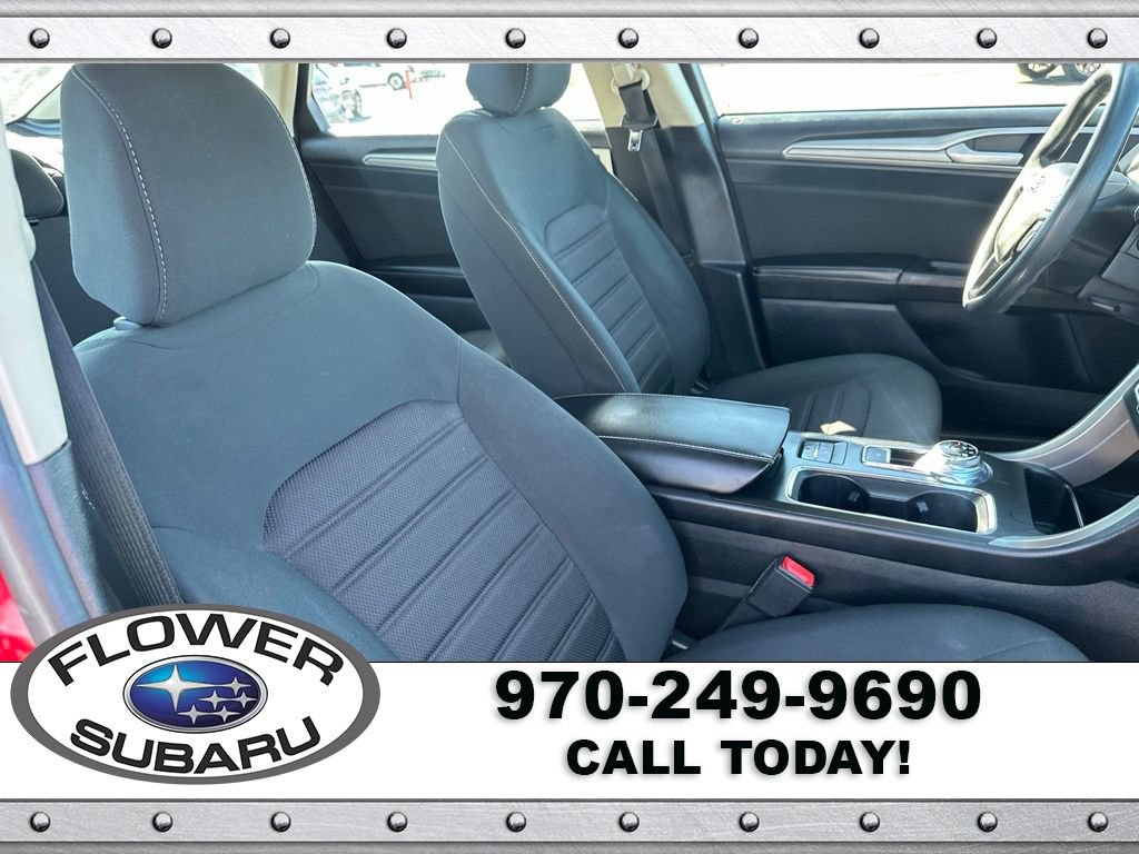 Used 2020 Ford Fusion SE FWD image 11