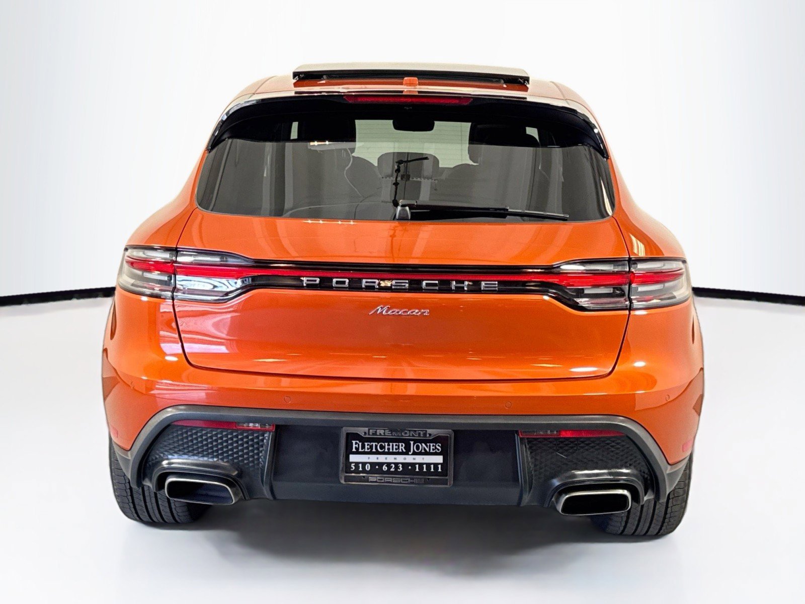Certified 2025 Porsche Macan AWD/4WD image 10