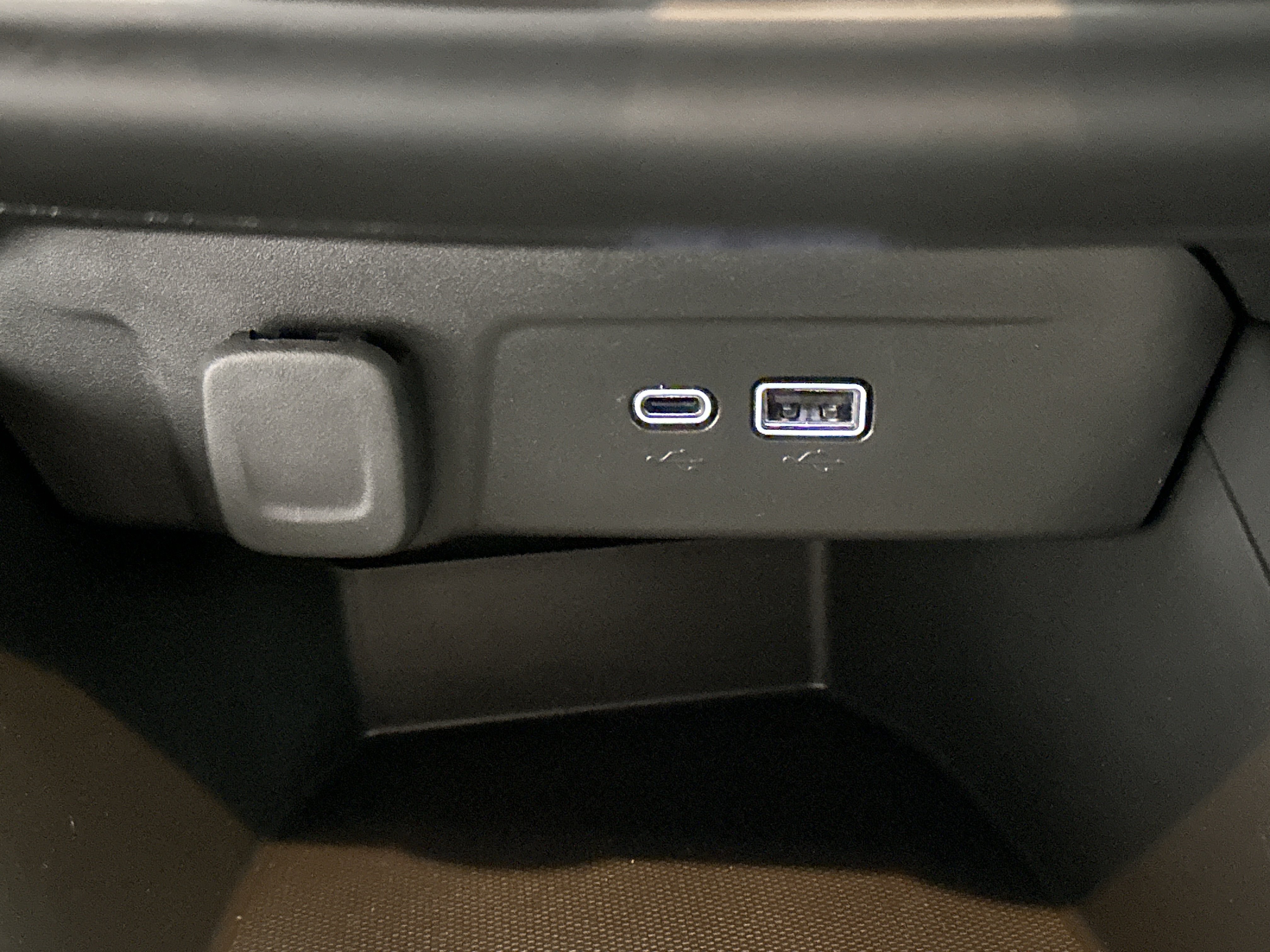 Used 2025 Chevrolet Trax RS FWD image 33