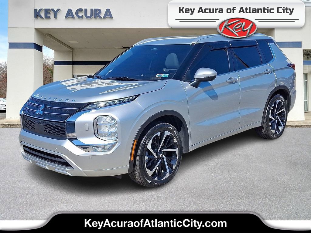 Used 2023 Mitsubishi Outlander SEL AWD/4WD image 1