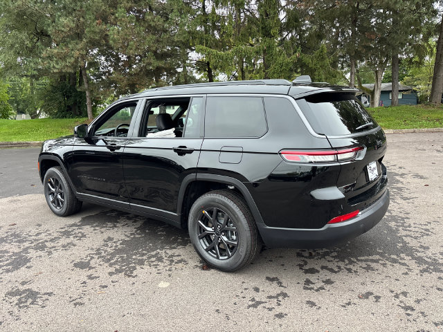 New 2027 Jeep Grand Cherokee L 4WD image 4